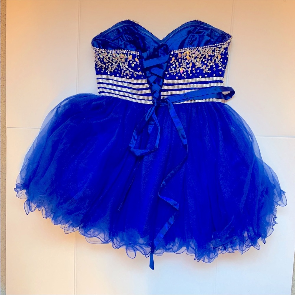 Dress - Picture 2 of 3